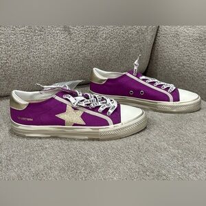 Vintage Havana Women’s Alive Glitter Metallic Lace Up Sneakers
